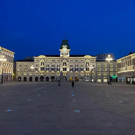 Trionfo Your - Piazza Unita' * טריאסטה